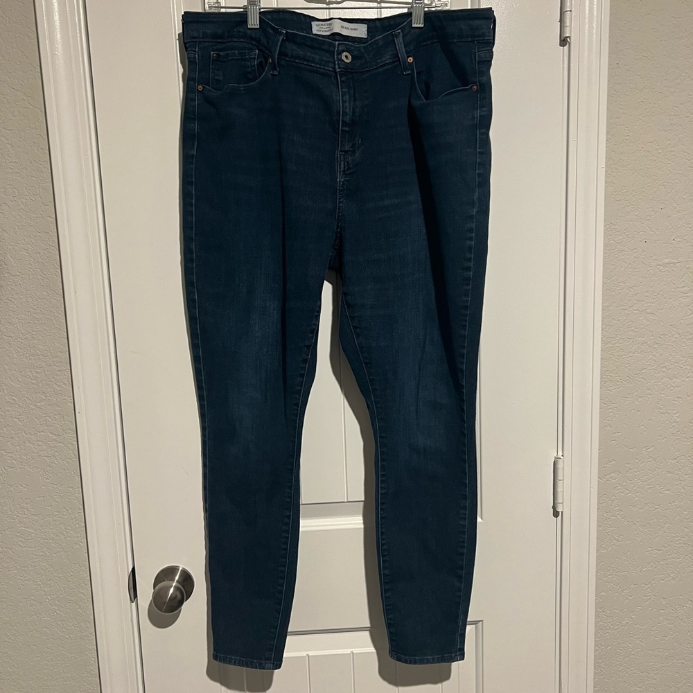Signature by Levi Strauss Women's Dark Blue Skinny Jeans